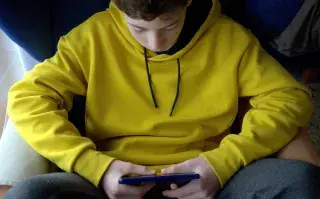 Alerta por la "nueva droga" que atrapó a los jóvenes.