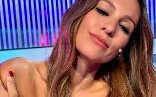 Pampita continúa de vacaciones con amigas y en cada instantánea que comparte en sus redes sociales se posiciona como la mujer más inspiradora en materia de moda.