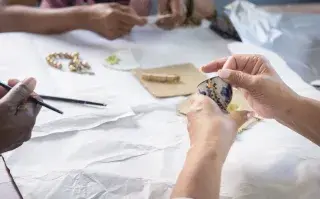 Kintsugi, la técnica japonesa que pone en valor lo roto.