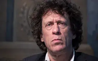 Retrato del periodista Pedro Brieger, que fue denunciando por acoso.
