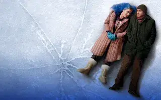 Kate Winslet y Jim Carrey en la inolvidable película romántica "Eterno resplandor de una mente sin recuerdos".