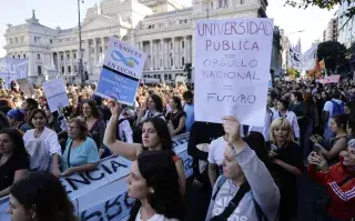 Marcha federal histórica en defensa de la educación universitaria.