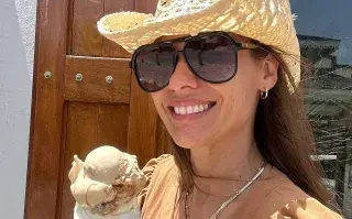 Pampita lució un bolso de mano que es furor en redes