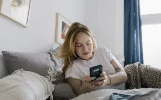 Cambios en Bumble: la app de citas permite denunciar perfiles generados por IA App de citas: más cuidados para protegernos de los engaños de la inteligencia artificial.