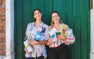 Julieta y Lucía emprendieron como socias y hoy también son pareja.