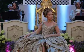 Jennifer Lopez celebró su cumpleaños con temática Bridgerton.