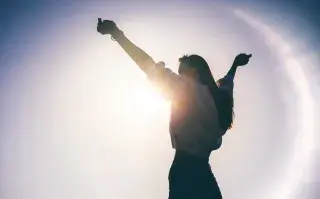 Resiliencia: una mujer superándose.