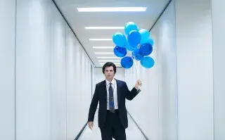 Primera imagen de Adam Scott en la segunda temporada de Severance.