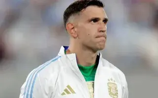 En el día de su cumpleaños, Dibu Martínez llegó al país para sumarse a la Selección Argentina Dibu Martínez cumple 32 años