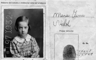 Casa Museo María Elena Walsh: su documento de nacimiento.