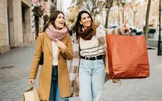 En algunos outlets hay hasta un 70 por cieto de descuento en prendas y accesorios