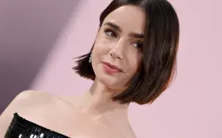 Lilly Collins en la premiere de la temporada 4 de Emily in Paris.