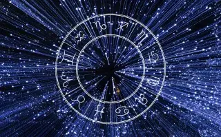 La rueda zodiacal, con los símbolos de los 12 signos astrales.