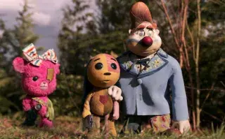 Un fotograma de "Ollie está perdido", con tres de sus personajes en un bosque.