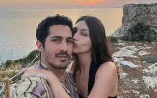 Úrsula Corberó reveló un dato de la intimidad de su relación con el Chino Darín: "Tenemos un juego" Foto de Chino Darín y Úrsula Corberó de vacaciones.