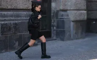 Las botas que quedan mejor con minifaldas son las de caña alta 