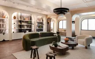 Casa Foa: las 6 tendencias en decoración e interiorismo para 2025 Un living con la tendencia 2025 en Casa FOA
