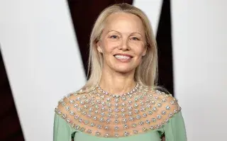 Pamela Anderson brilla sin maquillaje: los looks de los premios Glamour Mujeres del Año 2024 Foto de Pamela Anderson en los Premios Mujeres del Año 2024.