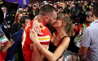 Foto de Taylor Swift y Travis Kelce.