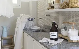 Los lavaderos son espacios de mucho uso, deben resultar cómodos, funcionales y no romper con el estilo de la casa,
