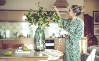 Segun Yani Ricci, las flores complementan cualquier diseño de interiores, desde minimalista hasta bohemio.