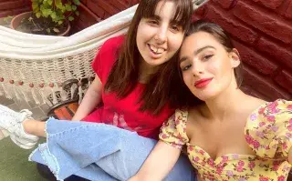 Foto de Flor Jazmín Peña y su hermana Rocío.