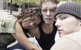 Poliamor: ¿van a abrir la pareja? Esto es lo que deberían saber tres jóvenes