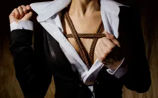 Francesca Gnecchi: Shibari, el arte japonés de las ataduras, en primera persona mujer practica shibari