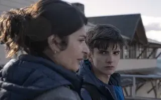 Soledad Villamil y Matías Recalt en Atrapados, serie argentina de Netflix. 