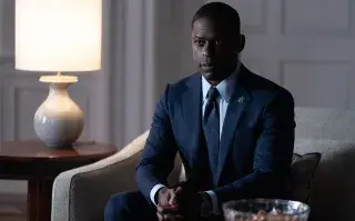 Sterling K. Brown interpreta a Agent Xavier Collins en Paradise.