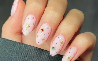 Las cosmic nails se vienen a full en esta temporada
