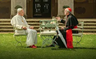 “Los dos papas” es una película que cuenta de una manera detallada y muy repetuosa la vida y obra de Jorge Bergoglio