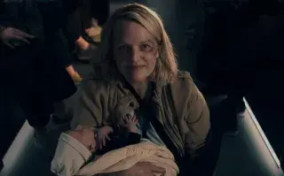 Elisabeth Moss en una imagen de la temporada final de The Handmaid’s Tale 