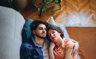 Fertilización asistida: los diferentes duelos que se atraviesan en el proceso pareja relajada
