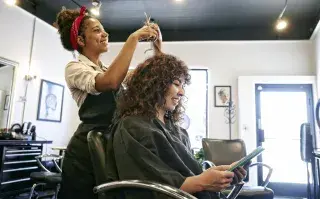 Cancheros, elegantes, pero por sobre todo prácticos y modernos. Ideales para esos peinados rápidos que intentamos hacer ni bien salimos de la ducha intentando domar nuestras cabelleras