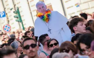 Tras la muerte del papa Francisco: reflexiones sobre la comunidad LGBTIQ+