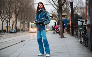 La tendencia total denim se vuelve protagonista en los looks de calle