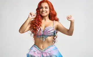 De trabajar en una librería a protagonizar un musical de Disney: quién es Albana Fuentes La historia de Albana Fuentes, la protagonista de La Sirenita