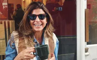 Juliana Awada tiene un chaleco tendencia, diseñado por ella misma: ¿cuánto cuesta?