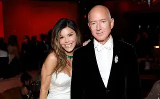 La boda de Jeff Bezos y Lauren Sánchez, EN VIVO: los looks de los invitados y la intimidad de la ceremonia Foto de Jeff Bezos y Lauren Sánchez