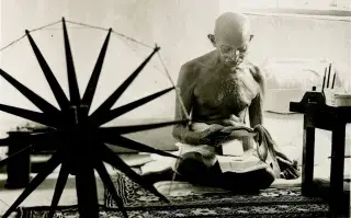  El célebre retrato a Gandhi antes de que fuera asesinado.
