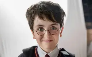 HBO Max reveló la primera imagen del nuevo Harry Potter y Dominic McLaughlin luce adorable.