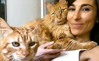 Nai Osepyan, especialista en conducta gatuna y autora del libro Gatolicismo,