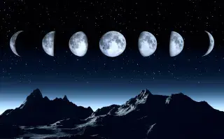 Las fases de la luna sobre una montaña