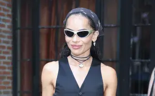 El look de Zoë Kravitz en Nueva York que marca la tendencia de la "sastrería reinventada" El look de Zoë Kravitz en Nueva York que marca la tendencia de la sastrería reinventada.