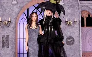 Jenna Ortega y Lady Gaga arrasan con looks góticos en la gala de Netflix para Merlina 2 Jenna Ortega y Lady Gaga arrasan con looks góticos en la gala de Netflix para Merlina 2.