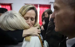 El exmarido de Julieta Prandi fue condenado a 19 años de prisión por abuso y violencia Julieta Prandi abraza a su mamá tras la condena a su exmarido