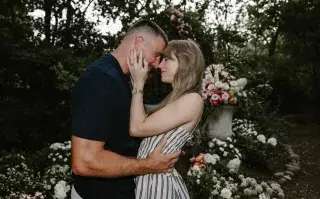 Taylor Swift anunció su casamiento con Travis Kelce con un tierno posteo en su cuenta de Instagram