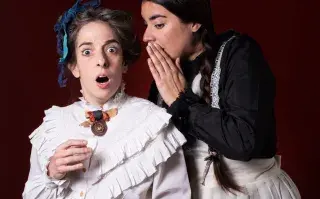 Teatro, fotografía, danza, festivales de café y de libros, arte cine y paseos que podés hacer sin exprimir el bolsillo. En la foto: una obra que vuelve al escenario y es súper recomendable, Pampa Escarlata.