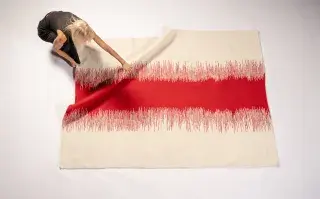 Mantara y BUENOS Norte Argentino desplegaron alfombras hiladas con lana natural a partir de técnicas ancestrales.
